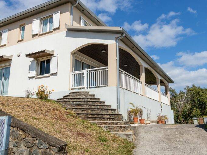 Grande villa moderne de 5 pièces avec vue imprenable