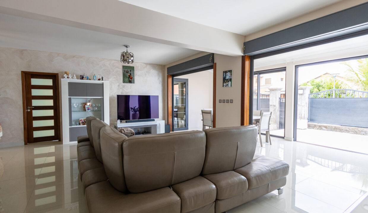 Villa de grand standing de 129m²-Sainte Suzanne